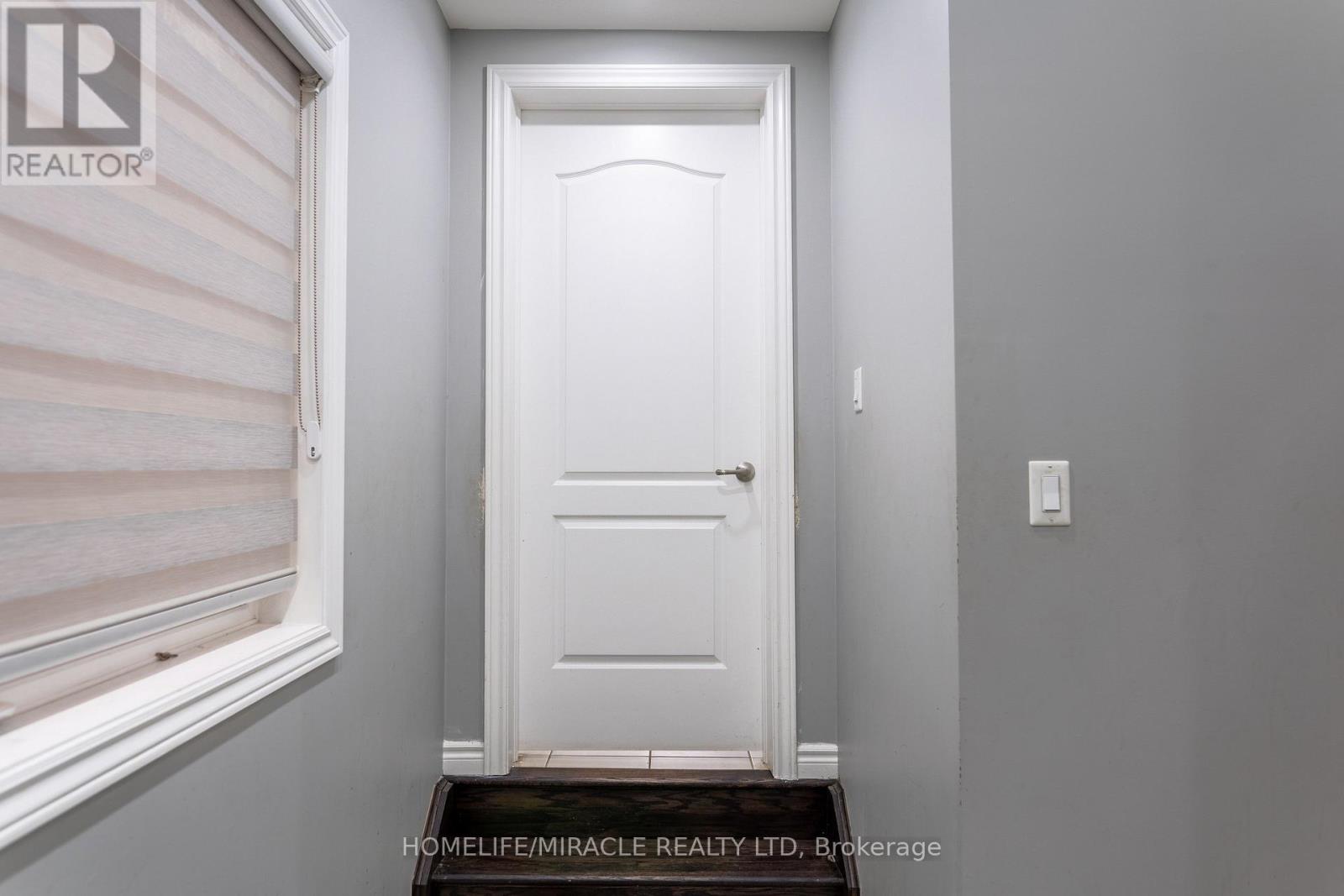 11 Magical Road, Brampton, Ontario  L7A 0G4 - Photo 8 - W12873114