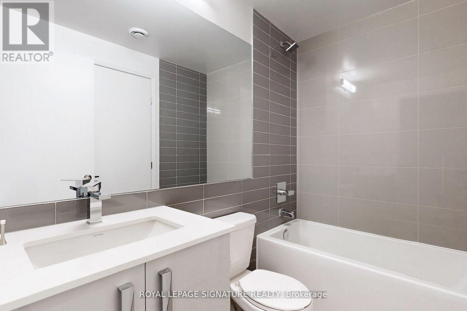 211 - 26 Gibbs Road, Toronto, Ontario  M9B 0E3 - Photo 10 - W12873132