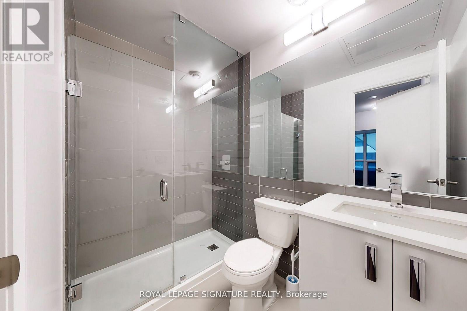 211 - 26 Gibbs Road, Toronto, Ontario  M9B 0E3 - Photo 8 - W12873132