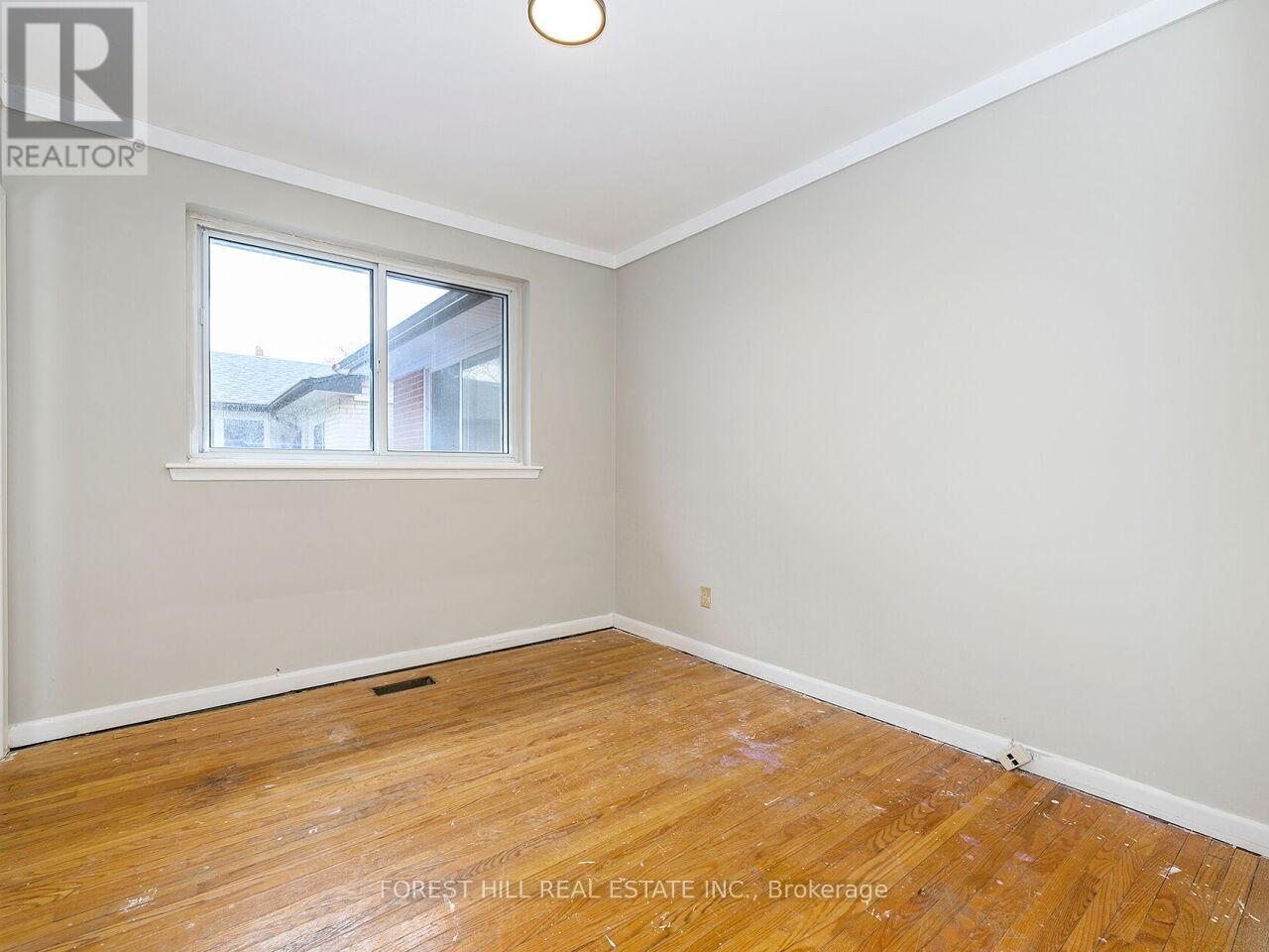 2324 TRUSCOTT DRIVE Mississauga (Clarkson), ON L5J 2B2