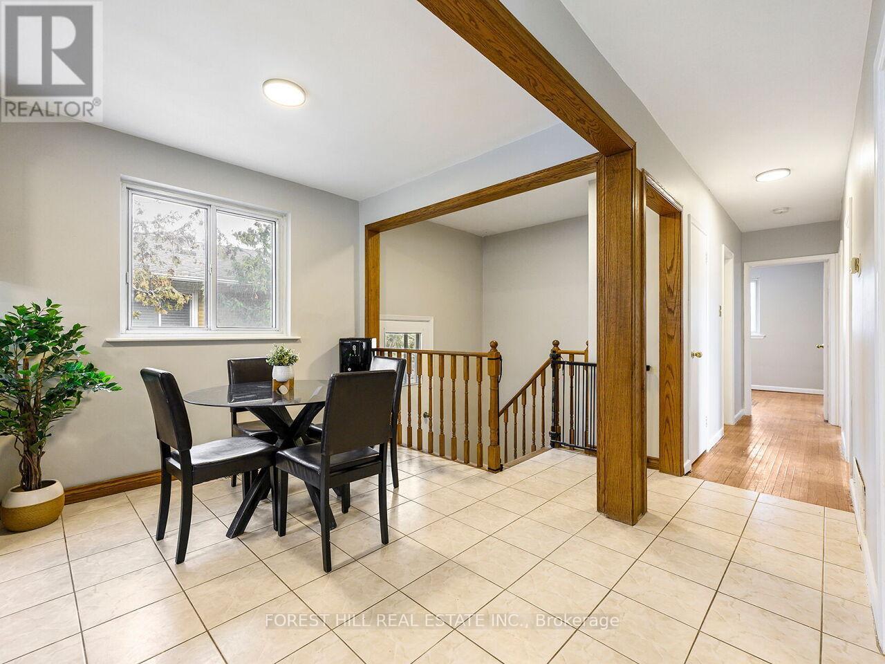 2324 Truscott Drive, Mississauga, Ontario  L5J 2B2 - Photo 10 - W12873178