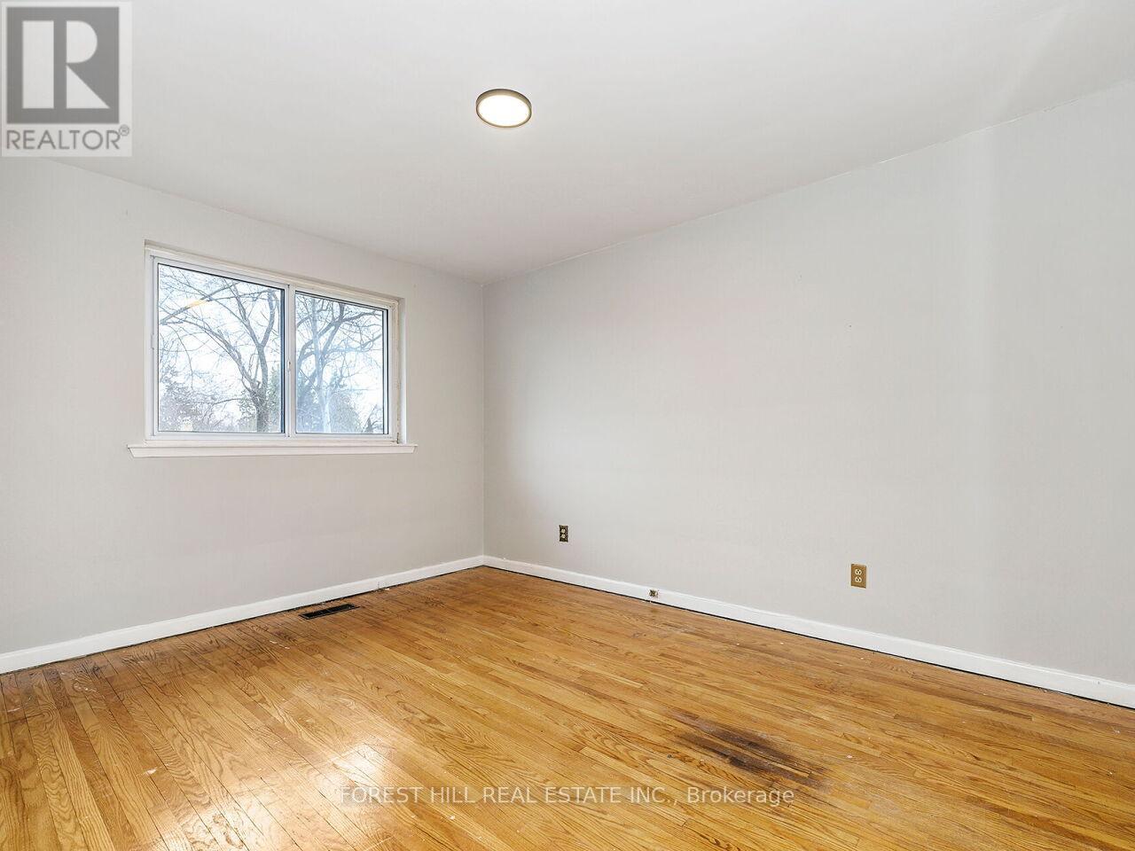 2324 Truscott Drive, Mississauga, Ontario  L5J 2B2 - Photo 15 - W12873178