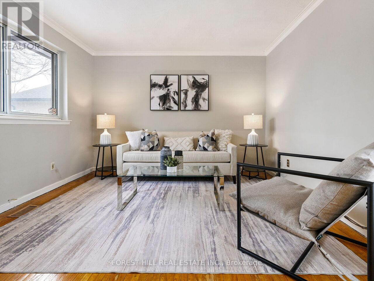 2324 Truscott Drive, Mississauga, Ontario  L5J 2B2 - Photo 6 - W12873178