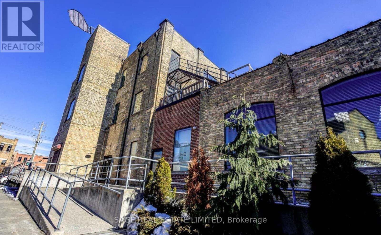 100 - 25 Morrow Avenue, Toronto, Ontario  M6R 2H9 - Photo 33 - W12873180