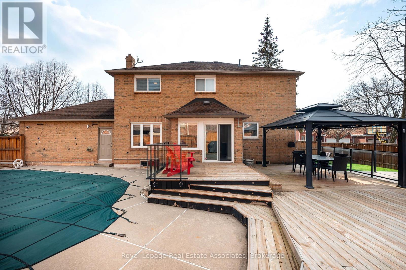 133 Mayla Drive, Oakville, Ontario  L6H 3S6 - Photo 14 - W12873202