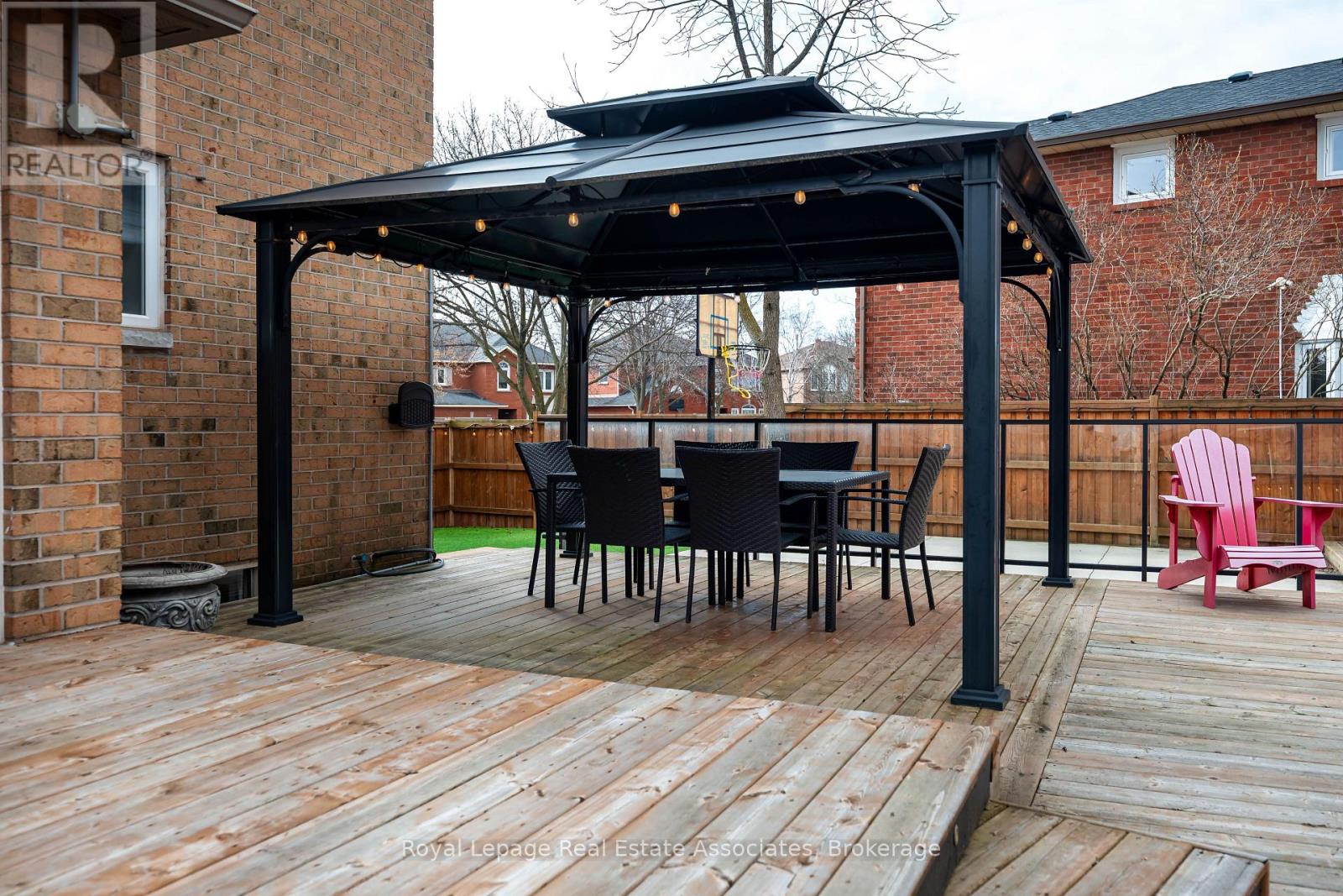 133 Mayla Drive, Oakville, Ontario  L6H 3S6 - Photo 16 - W12873202