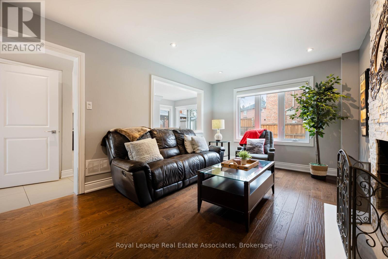 133 Mayla Drive, Oakville, Ontario  L6H 3S6 - Photo 30 - W12873202