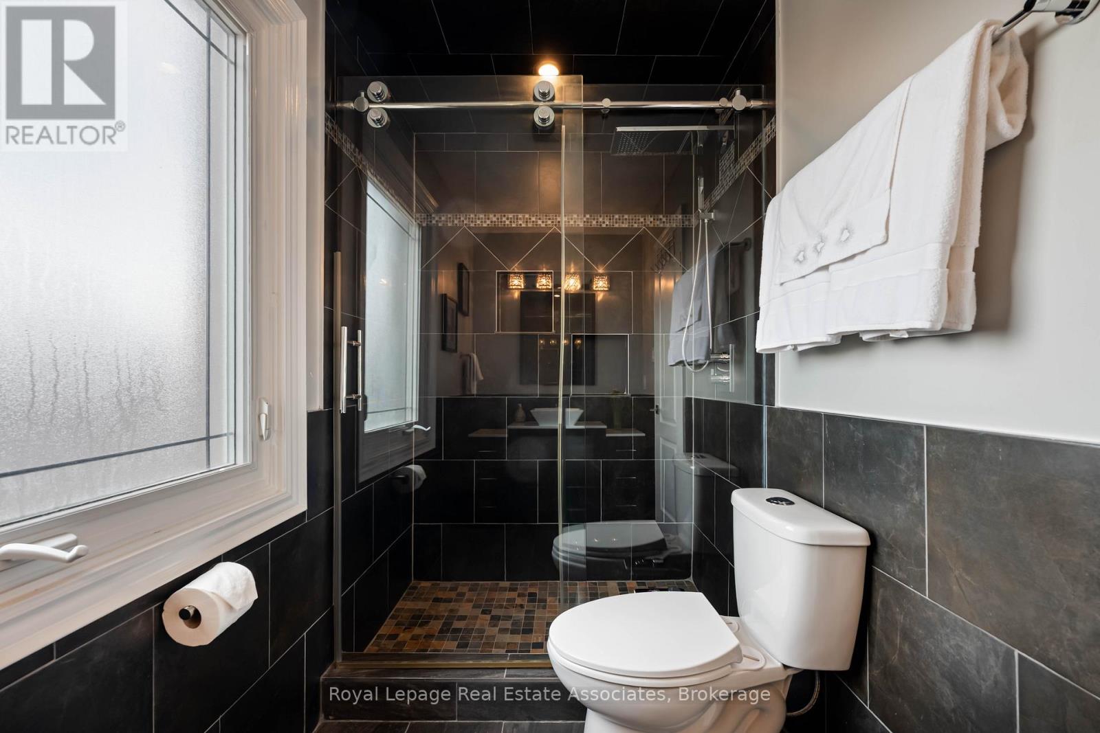 133 Mayla Drive, Oakville, Ontario  L6H 3S6 - Photo 32 - W12873202