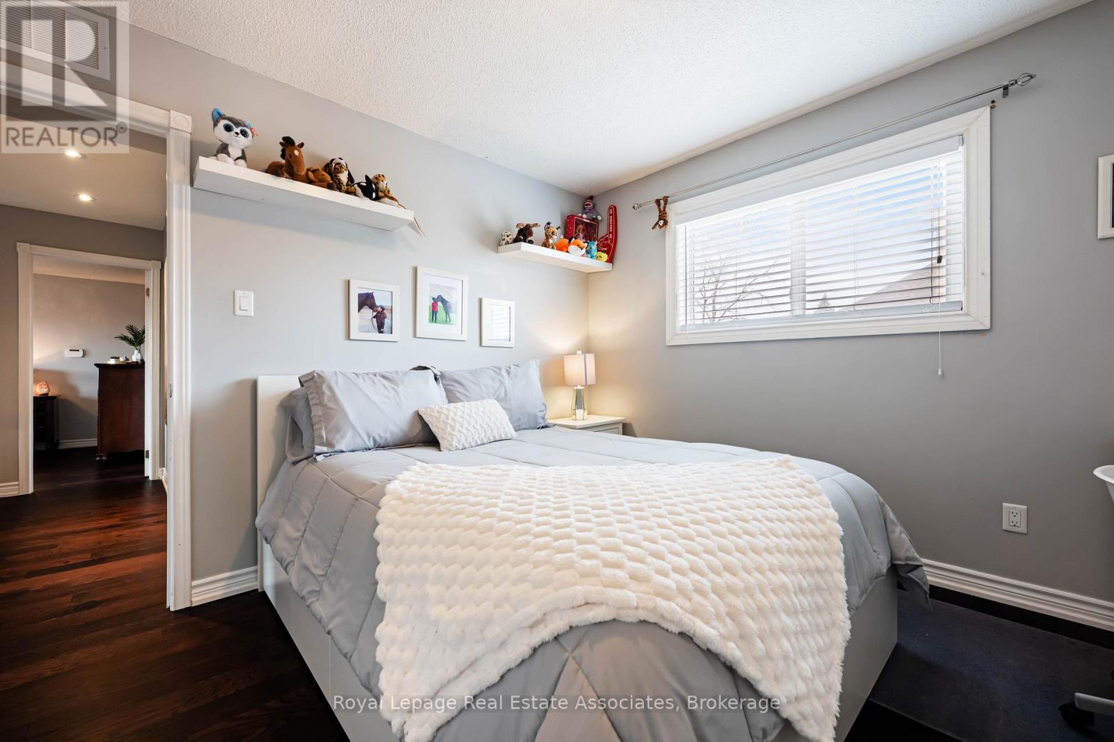 133 Mayla Drive, Oakville, Ontario  L6H 3S6 - Photo 36 - W12873202