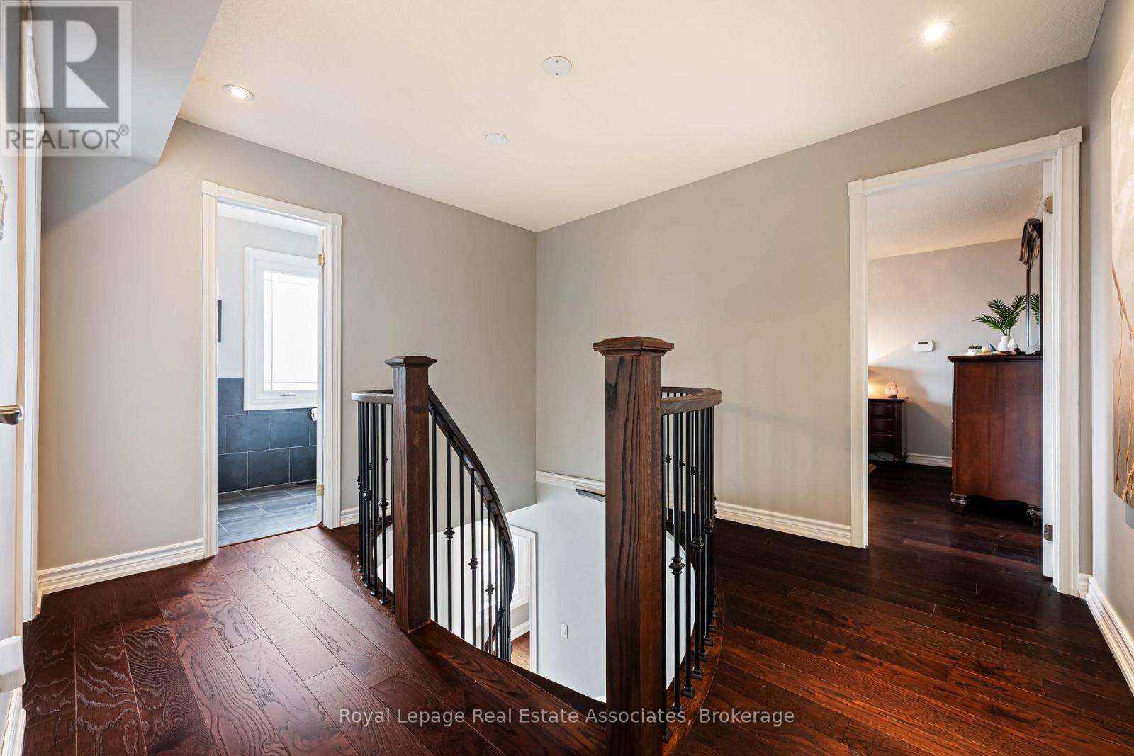 133 Mayla Drive, Oakville, Ontario  L6H 3S6 - Photo 37 - W12873202