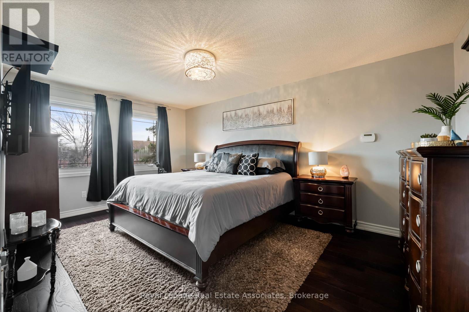 133 Mayla Drive, Oakville, Ontario  L6H 3S6 - Photo 38 - W12873202