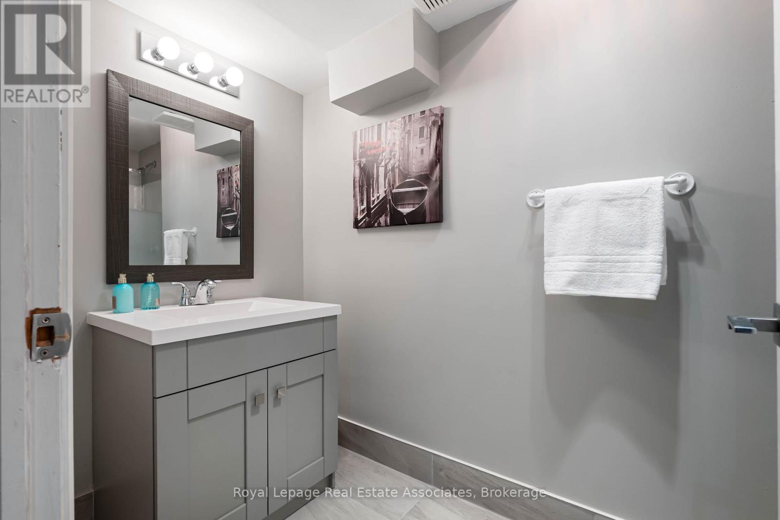 133 Mayla Drive, Oakville, Ontario  L6H 3S6 - Photo 47 - W12873202