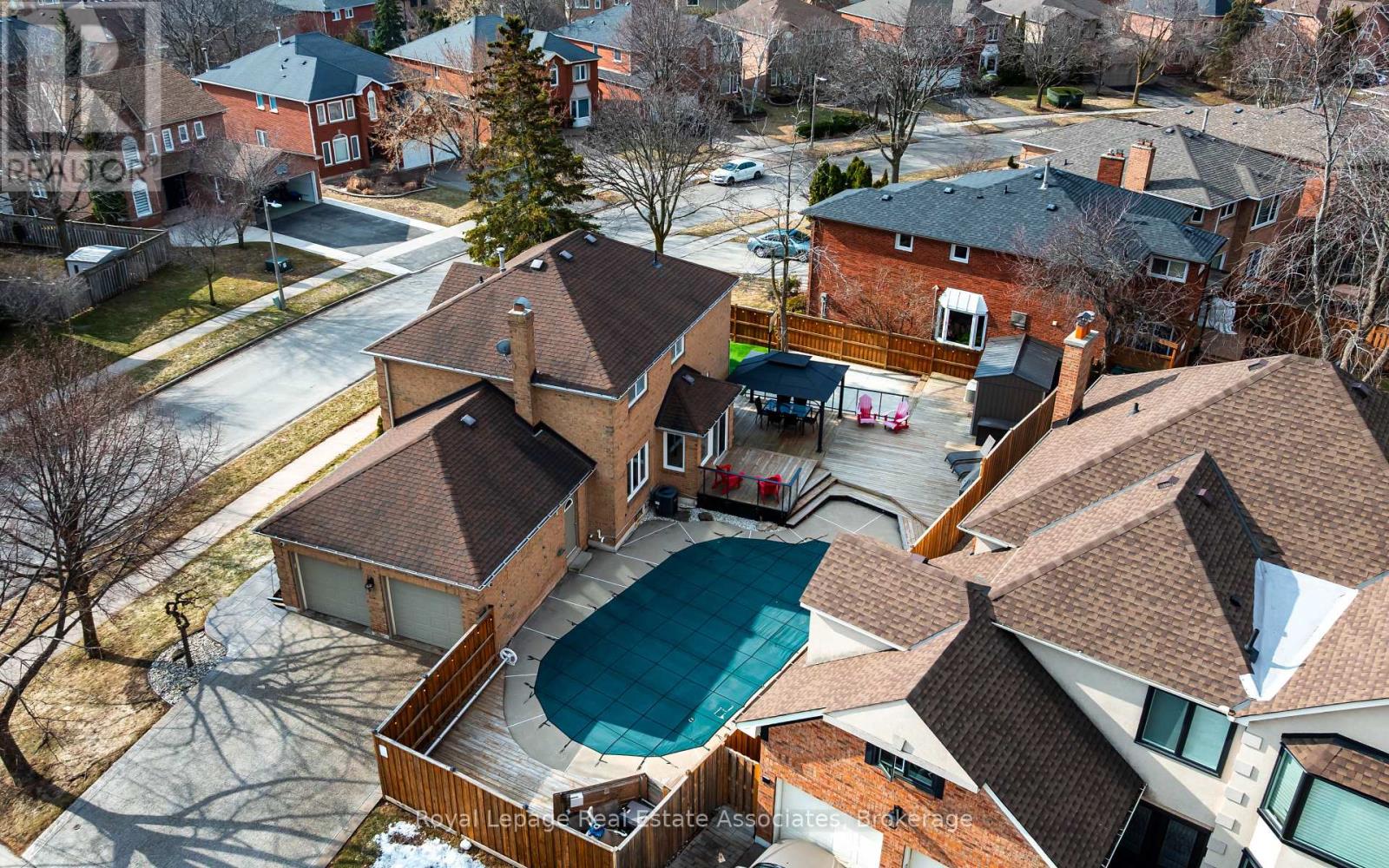 133 Mayla Drive, Oakville, Ontario  L6H 3S6 - Photo 7 - W12873202