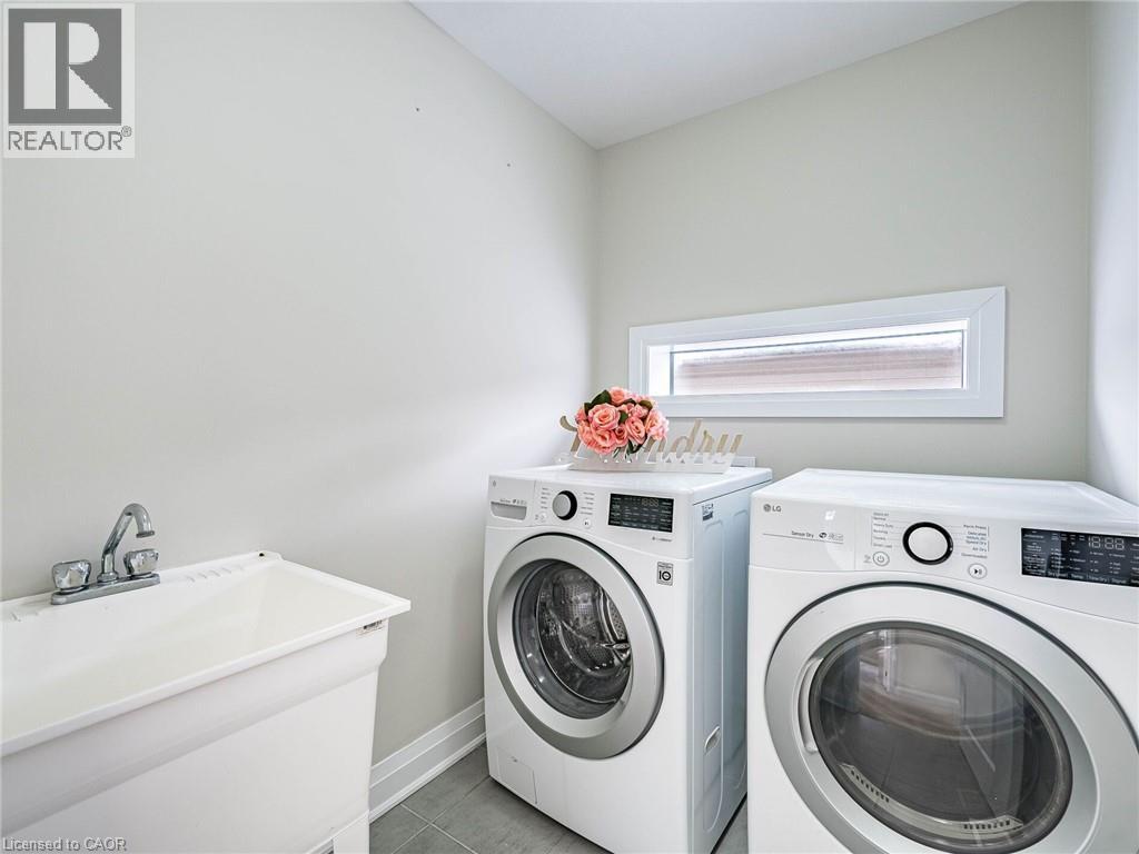 677 Thomas Slee Drive, Kitchener, Ontario  N2P 0J1 - Photo 34 - 40808114