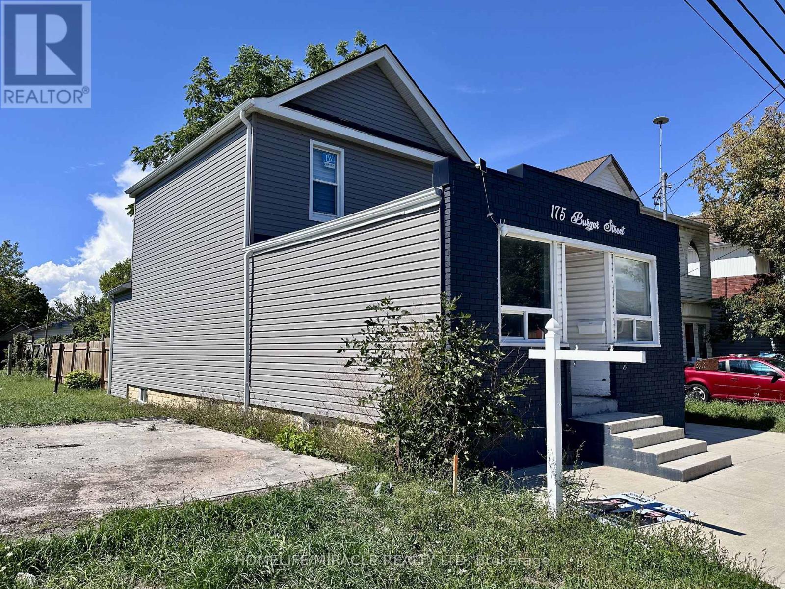 175 BURGAR STREET, Welland, Ontario