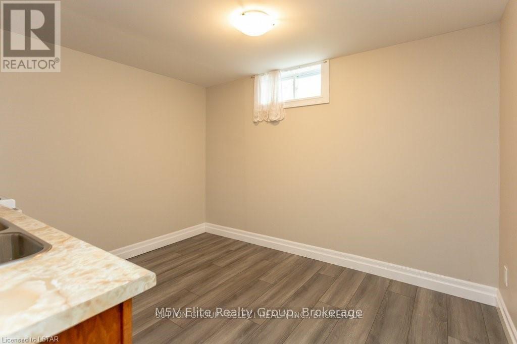 811 Nixon Avenue, London South, Ontario  N6C 3W5 - Photo 3 - X12873120