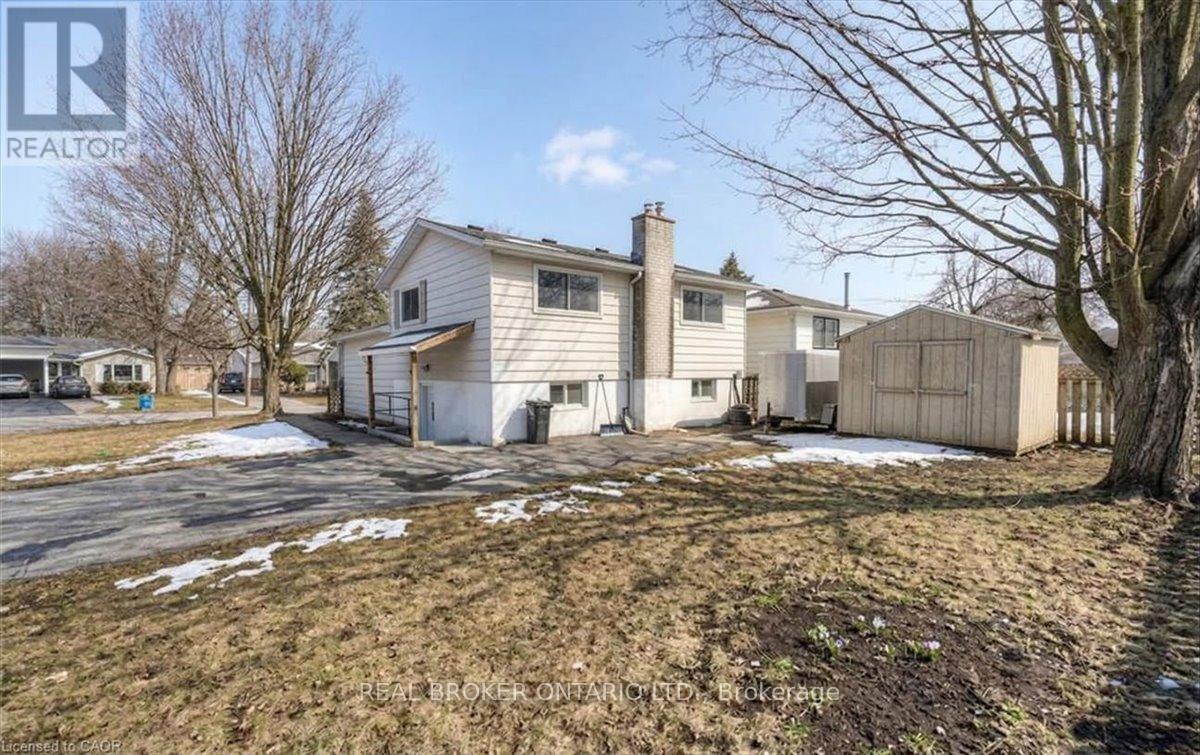 74 Helene Crescent, Waterloo, Ontario  N2L 5E5 - Photo 18 - X12873146