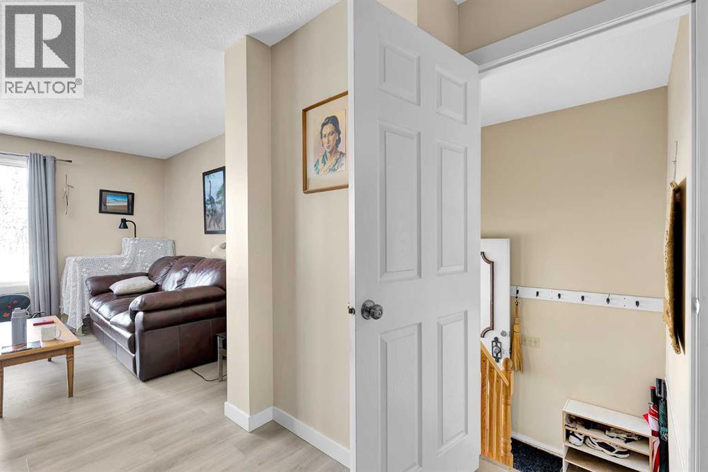 116 Huntwick Way Ne, Calgary, Alberta  T2K 4H3 - Photo 4 - A2291662