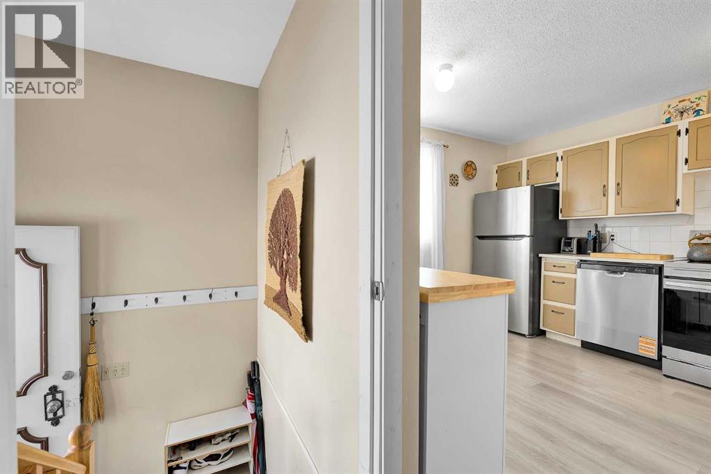 116 Huntwick Way Ne, Calgary, Alberta  T2K 4H3 - Photo 5 - A2291662