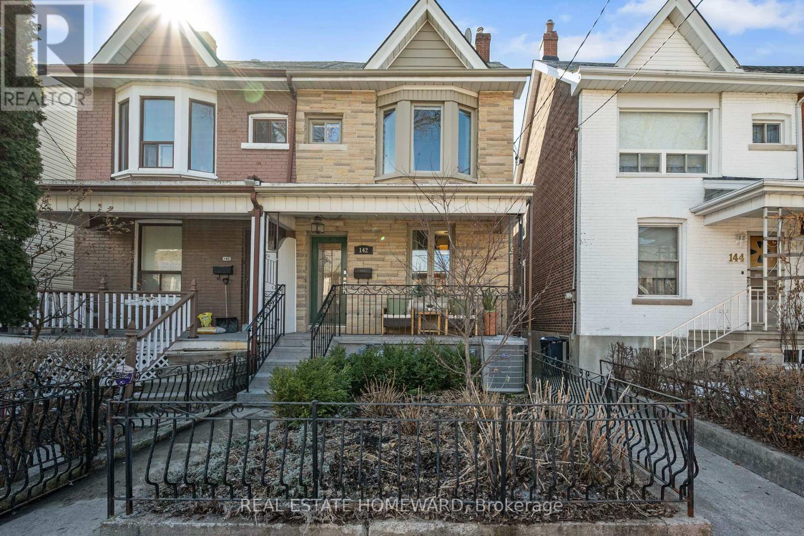 142 Bellwoods Avenue, Toronto, Ontario  M6J 2P4 - Photo 2 - C12866804