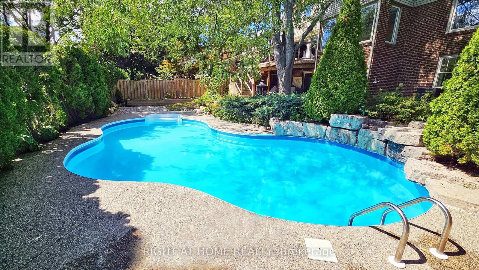 1320 Monmouth Drive, Burlington, Ontario  L7P 3J6 - Photo 47 - W12872074