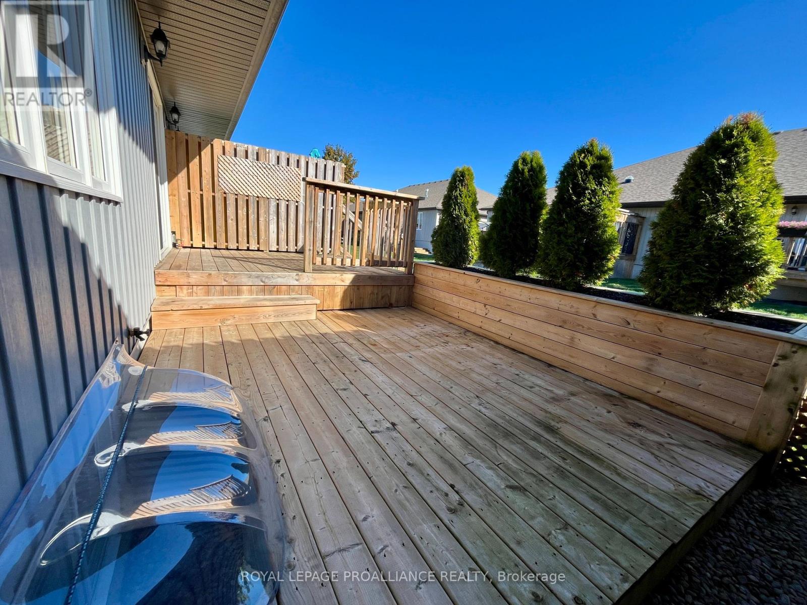 71 Dorchester Drive, Prince Edward County, Ontario  K0K 3L0 - Photo 20 - X12440463