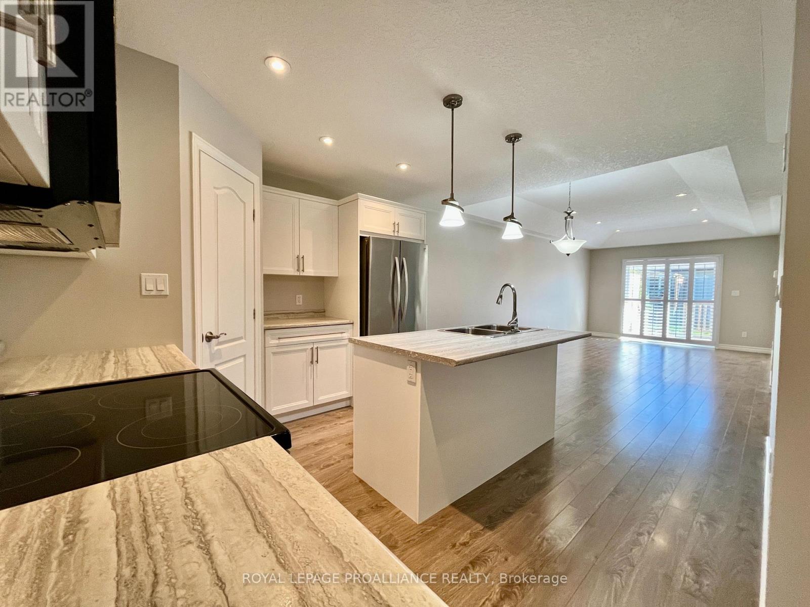 71 Dorchester Drive, Prince Edward County, Ontario  K0K 3L0 - Photo 10 - X12440463