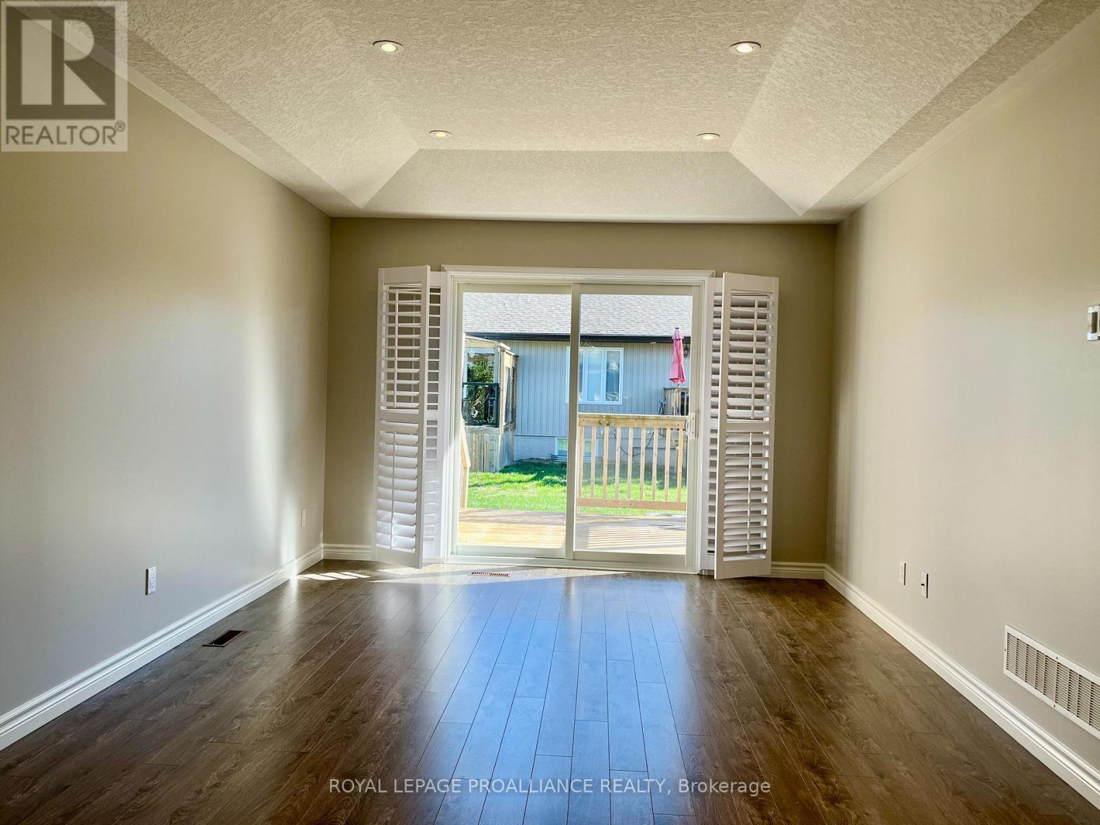 71 Dorchester Drive, Prince Edward County, Ontario  K0K 3L0 - Photo 18 - X12440463