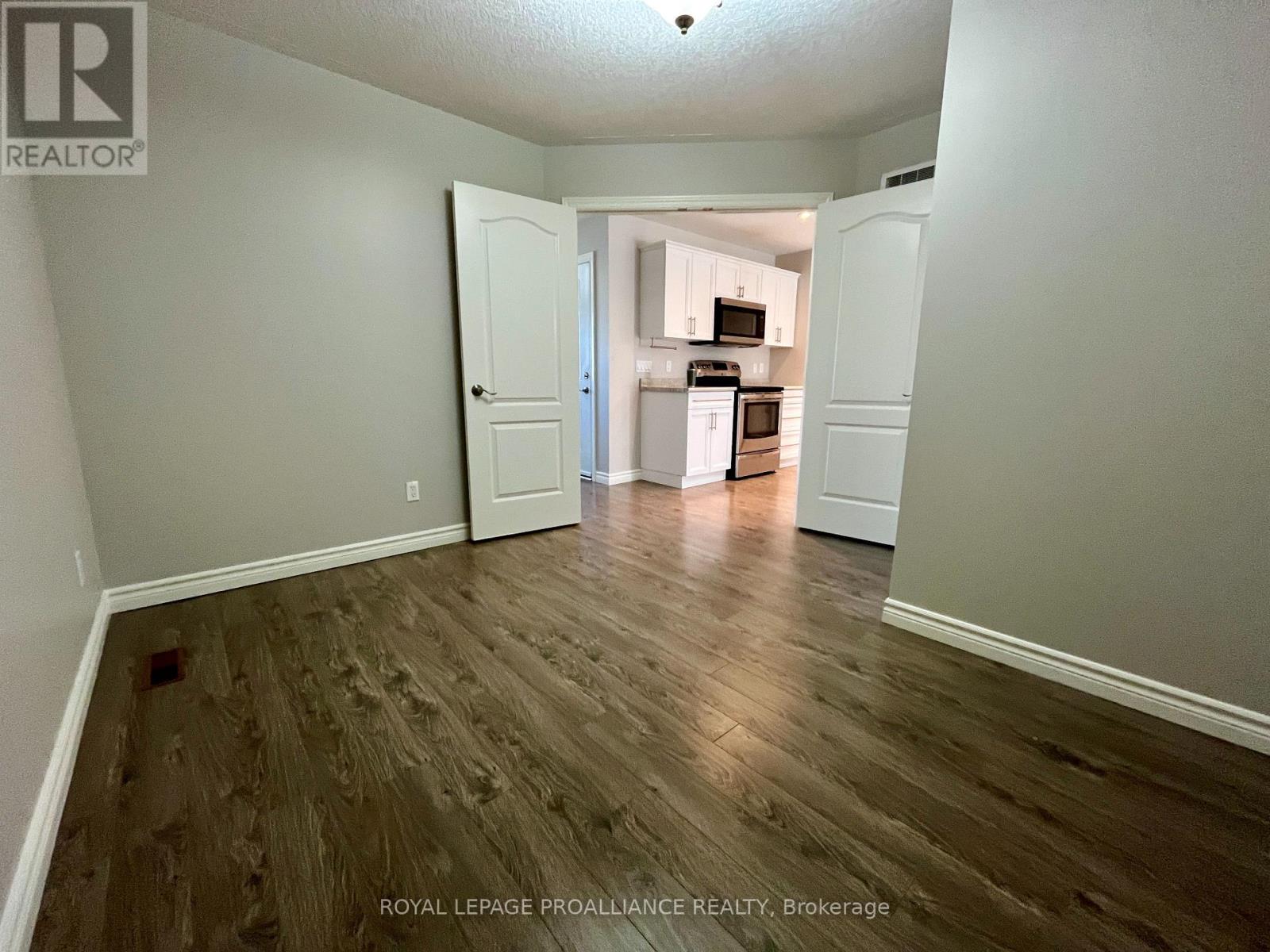 71 Dorchester Drive, Prince Edward County, Ontario  K0K 3L0 - Photo 8 - X12440463