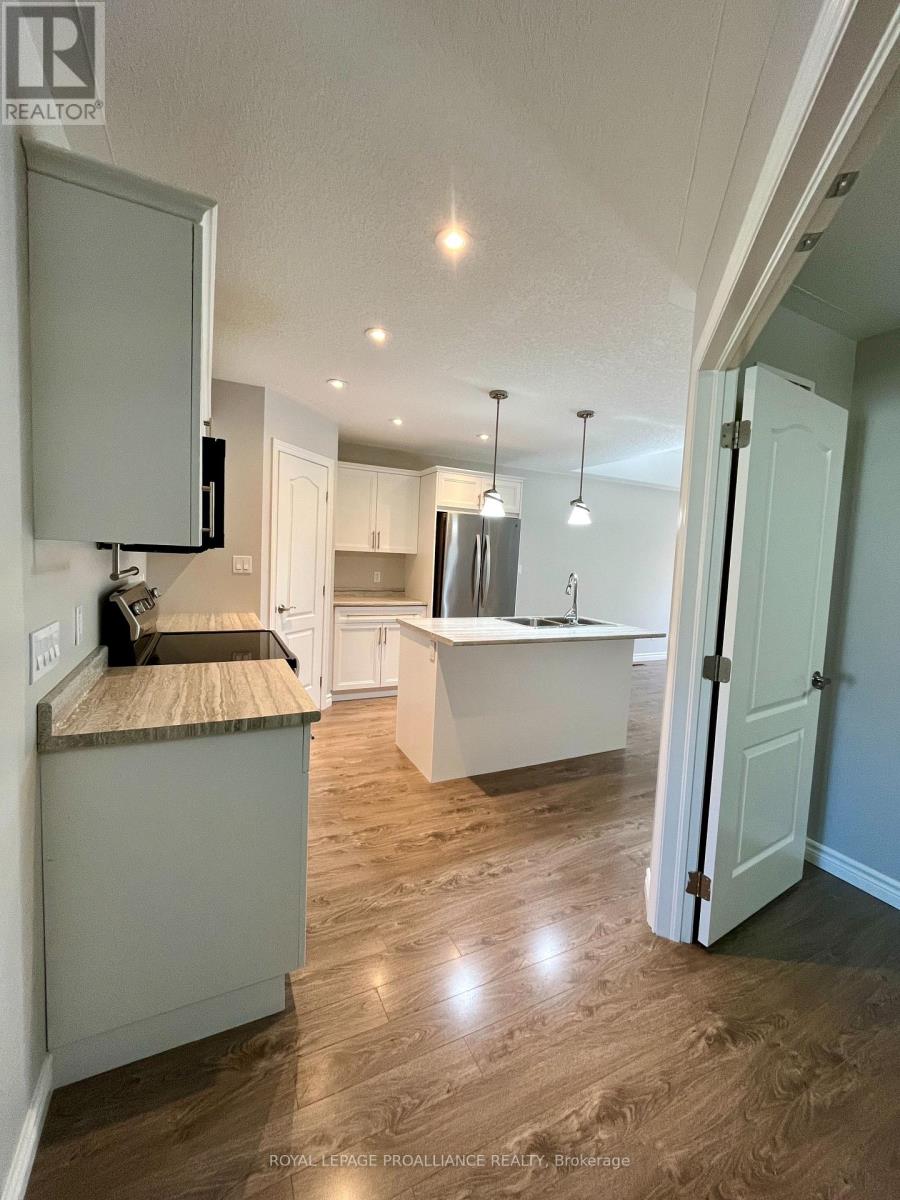 71 Dorchester Drive, Prince Edward County, Ontario  K0K 3L0 - Photo 9 - X12440463