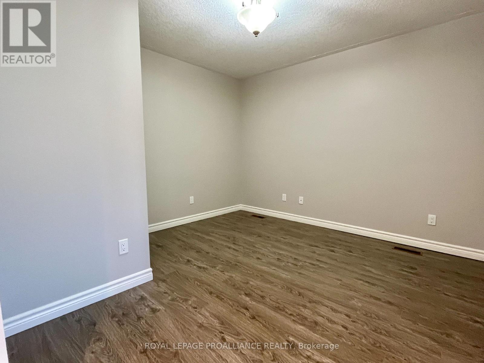 71 Dorchester Drive, Prince Edward County, Ontario  K0K 3L0 - Photo 7 - X12440463