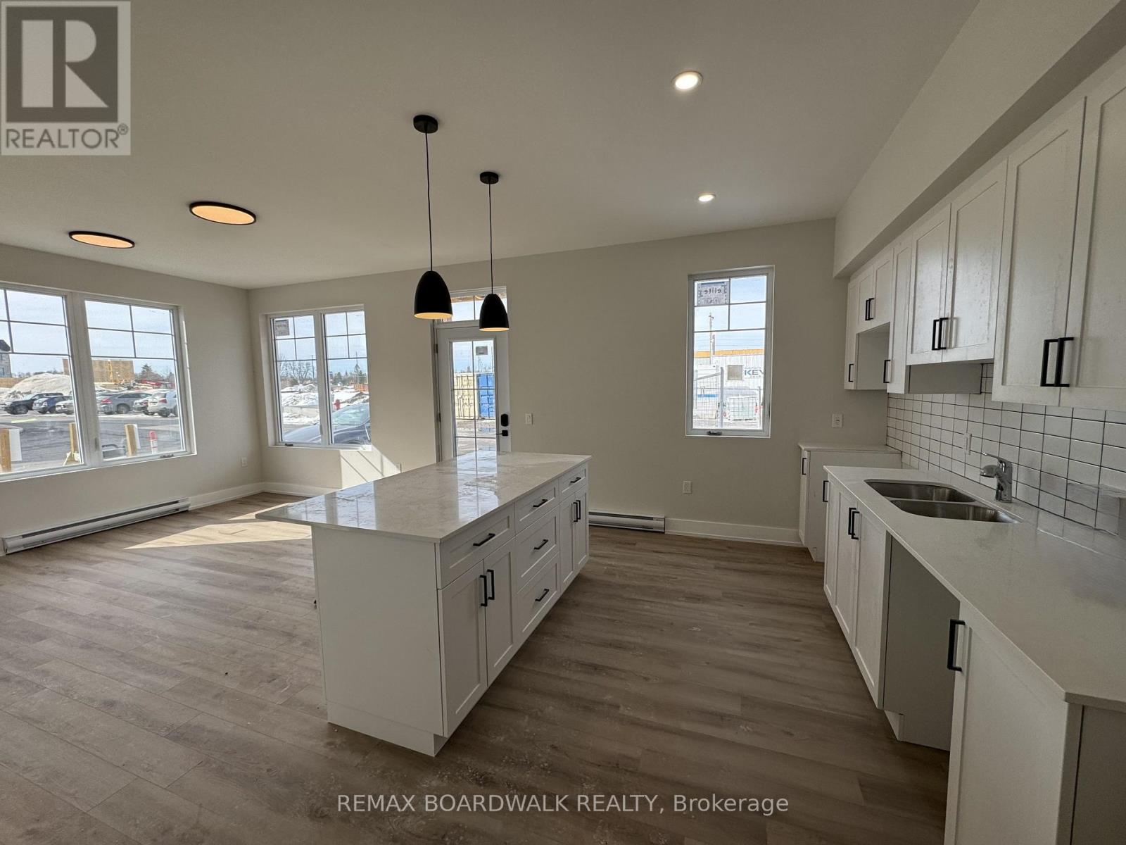 110 - 5874 Cr #19 Road, North Grenville, Ontario  K0G 1J0 - Photo 6 - X12859222