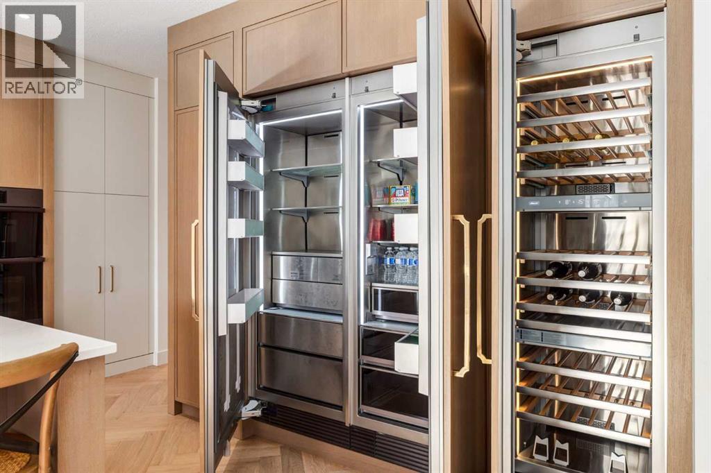 120 Greenwich Heath Nw, Calgary, Alberta  T3B 6P2 - Photo 6 - A2282414