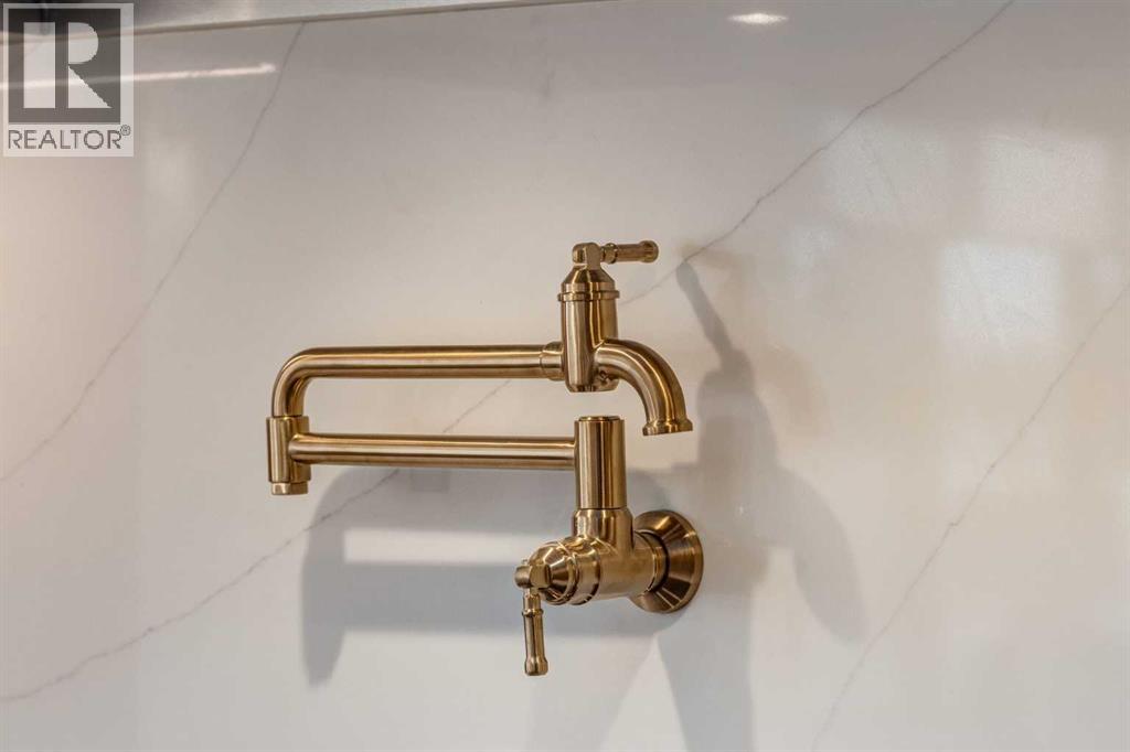 120 Greenwich Heath Nw, Calgary, Alberta  T3B 6P2 - Photo 8 - A2282414