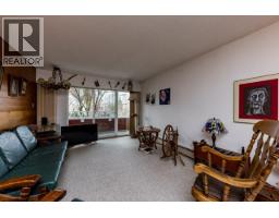 302 250 W 1ST STREET, North Vancouver, British Columbia