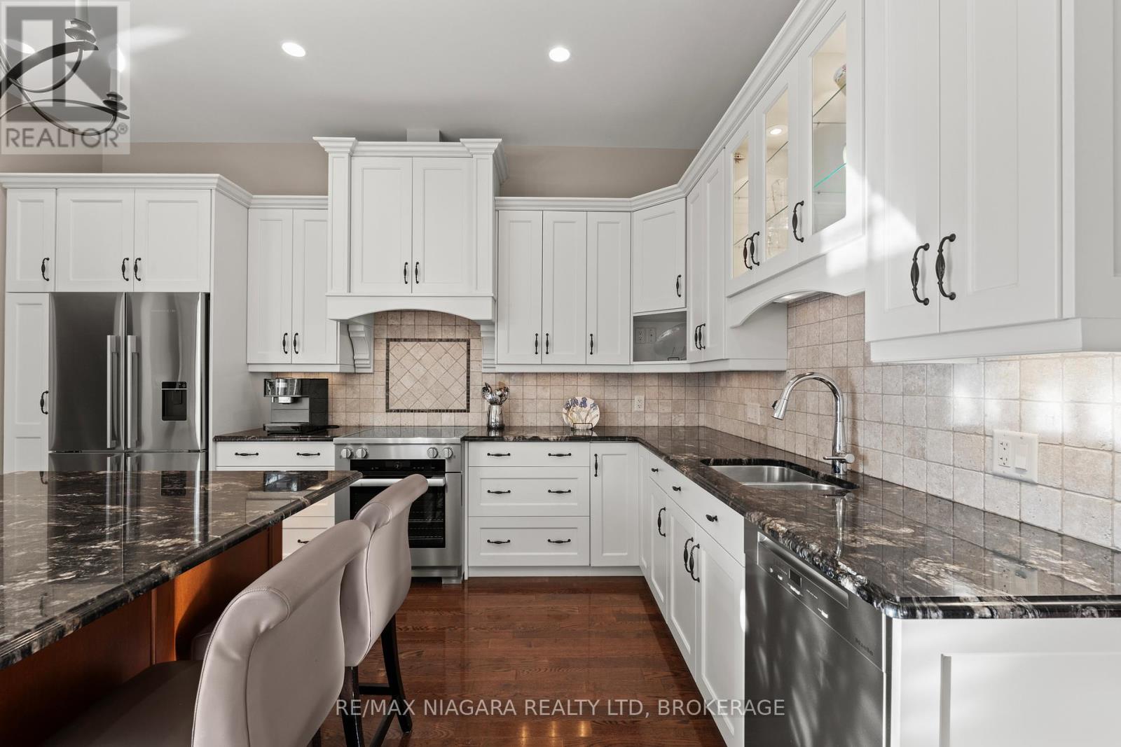 11 Colonel Cohoe Street, Niagara-On-The-Lake, Ontario  L0S 1J0 - Photo 12 - X12872480