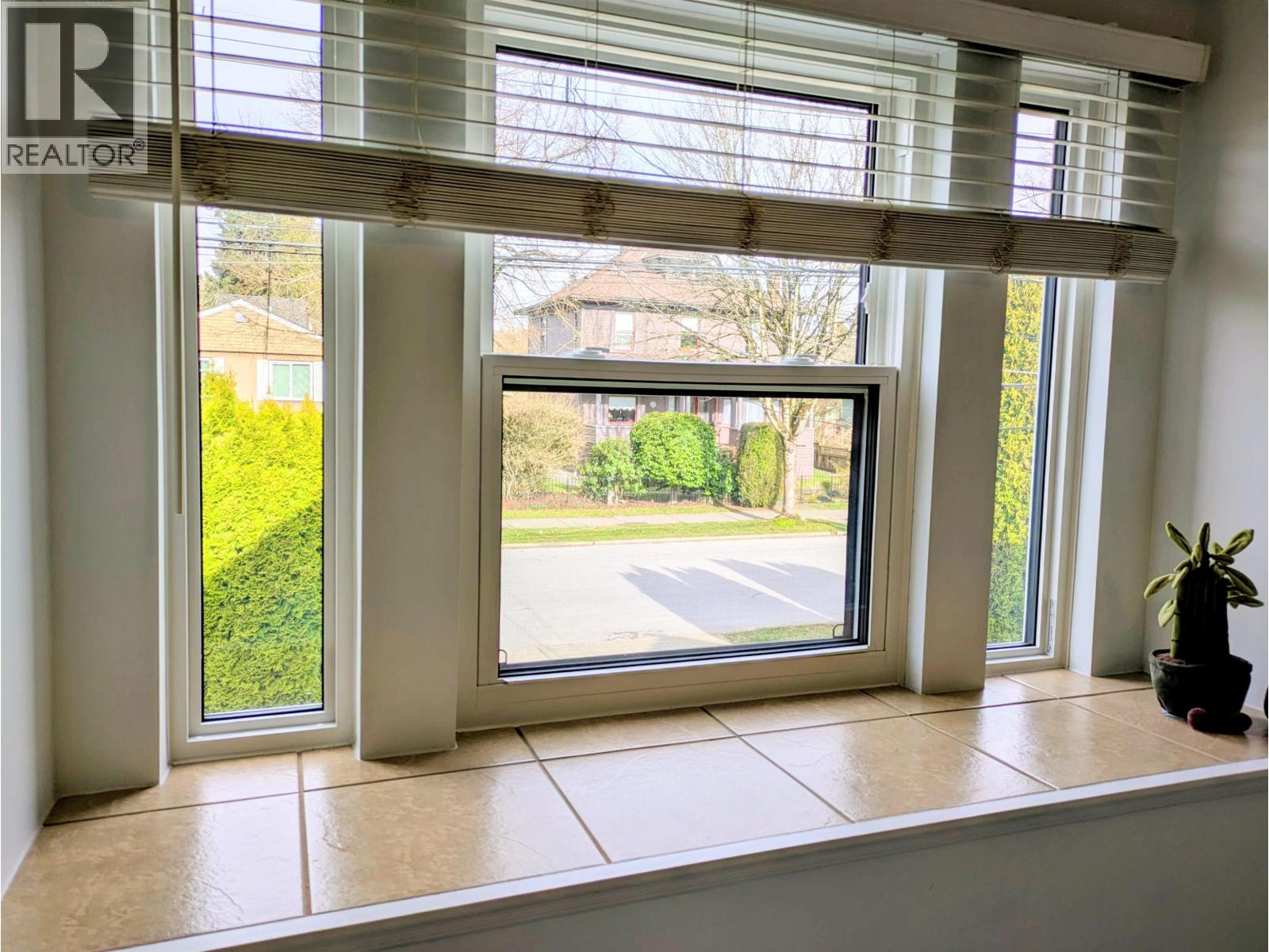 232 Fourth Avenue, New Westminster, British Columbia  V3L 1N7 - Photo 5 - R3098785