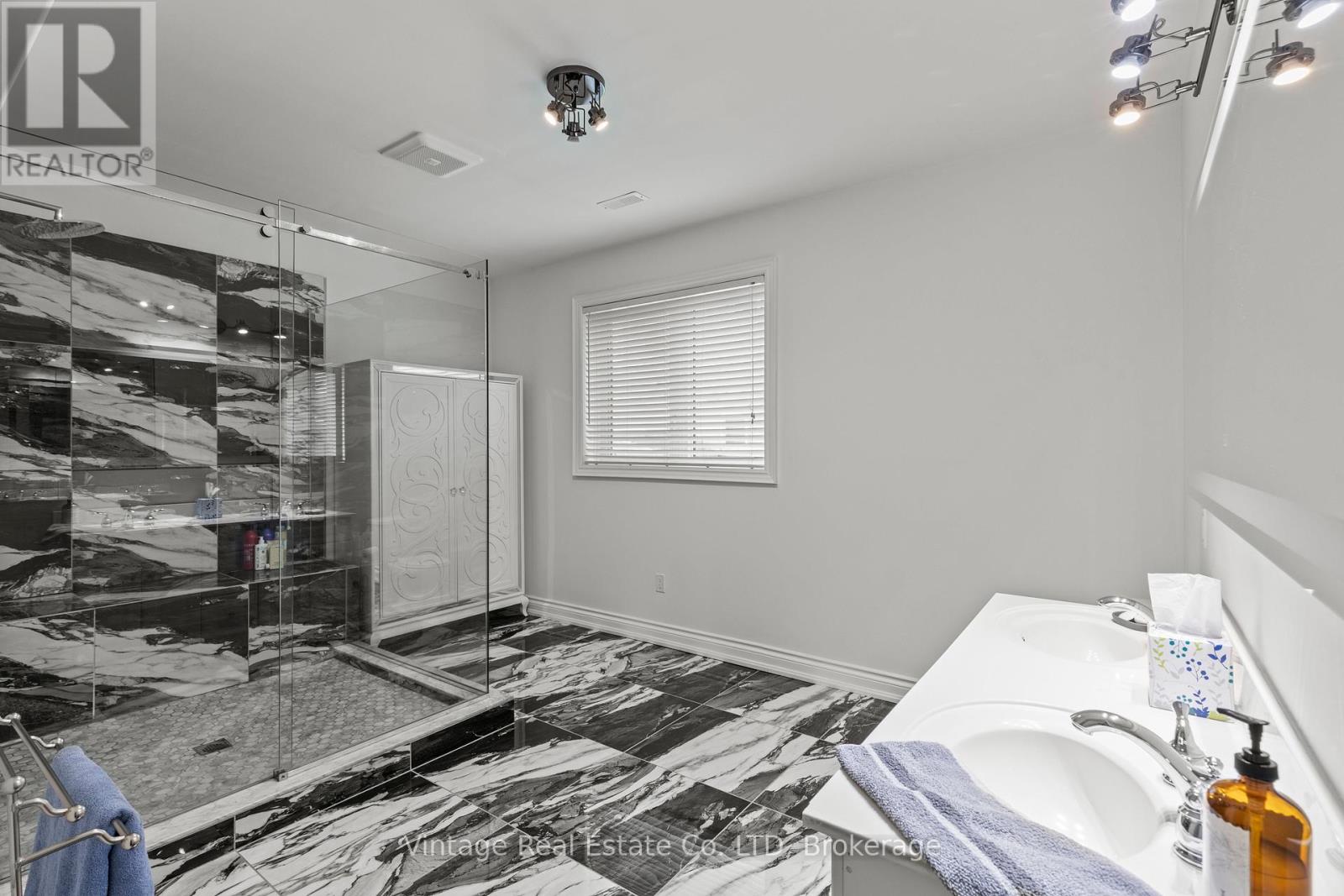 3689 Cardinal Drive, Niagara Falls, Ontario  L2H 2Y1 - Photo 33 - X12873306