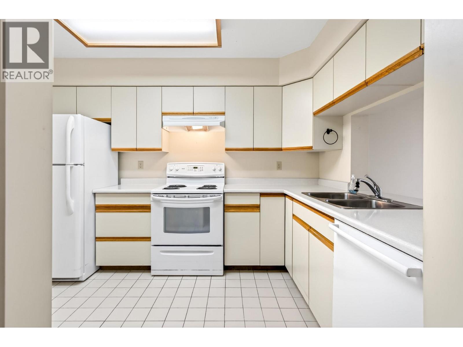 1607 6055 Nelson Avenue, Burnaby, British Columbia  V5H 4L4 - Photo 10 - R3098894