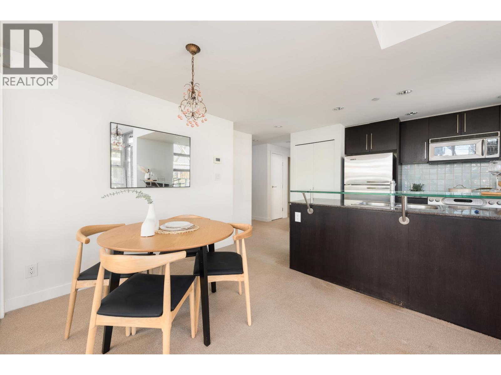 605 633 Kinghorne Mews, Vancouver, British Columbia  V6Z 3H3 - Photo 11 - R3098896