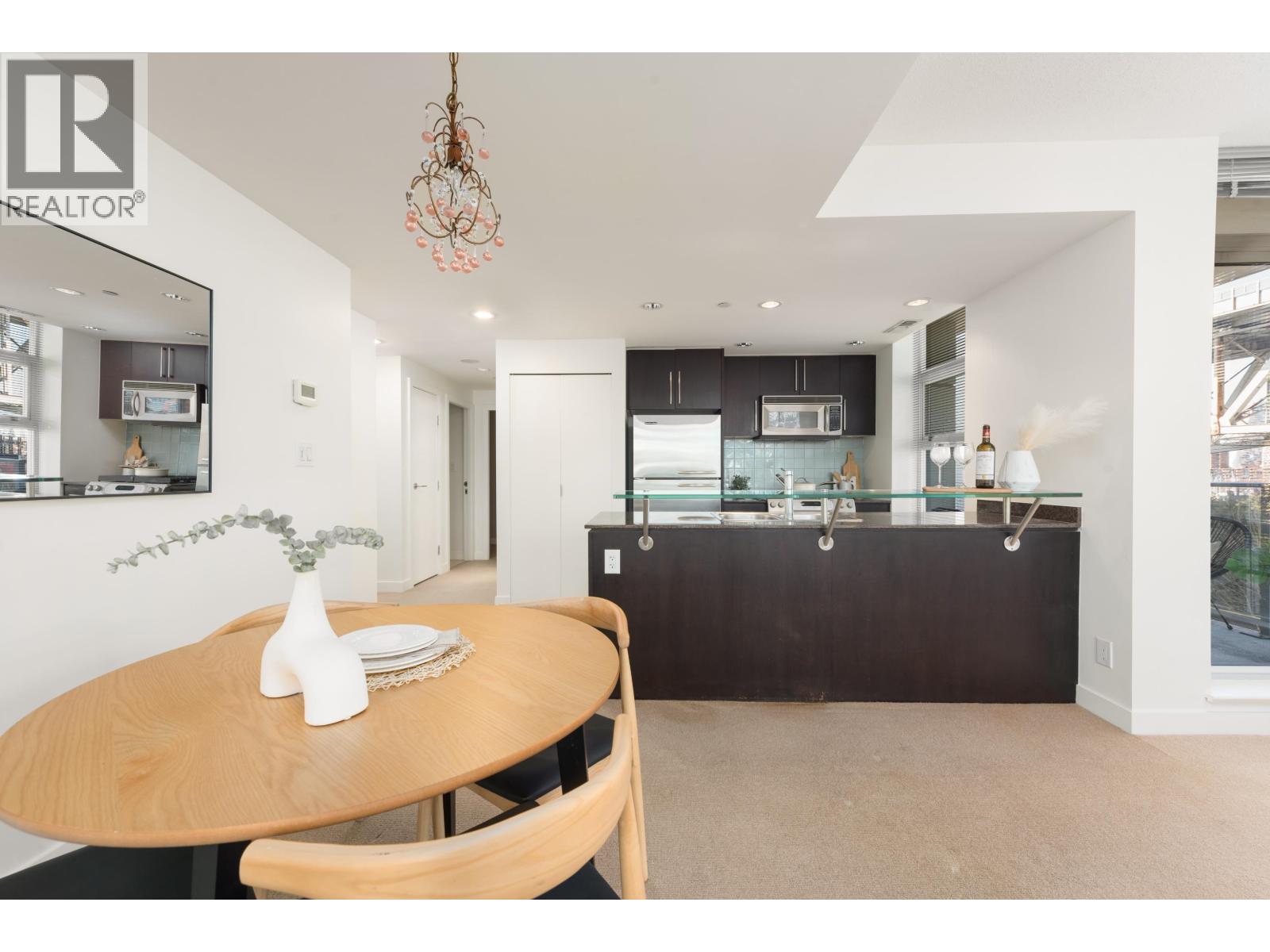 605 633 Kinghorne Mews, Vancouver, British Columbia  V6Z 3H3 - Photo 12 - R3098896