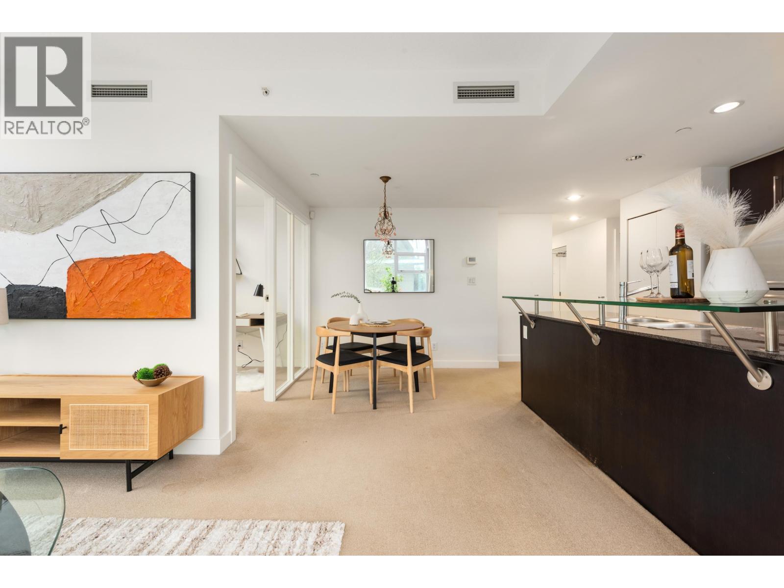 605 633 Kinghorne Mews, Vancouver, British Columbia  V6Z 3H3 - Photo 4 - R3098896