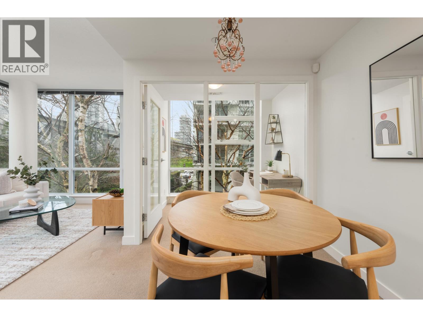 605 633 Kinghorne Mews, Vancouver, British Columbia  V6Z 3H3 - Photo 6 - R3098896