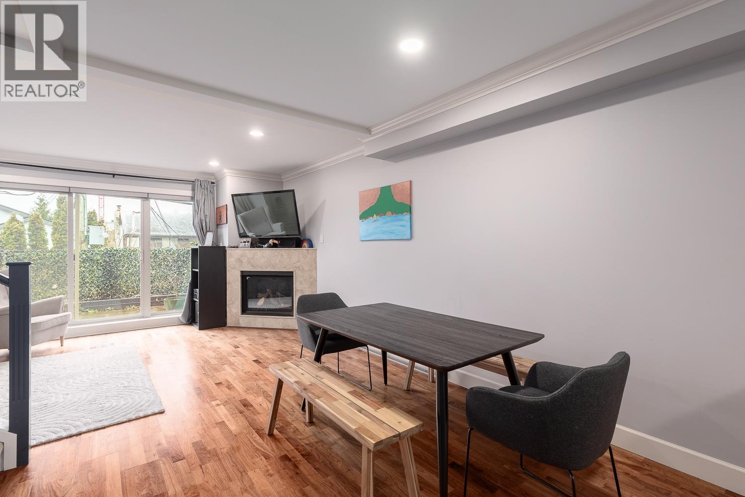 5 215 E 4th Street, North Vancouver, British Columbia  V7L 1J1 - Photo 1 - R3098905