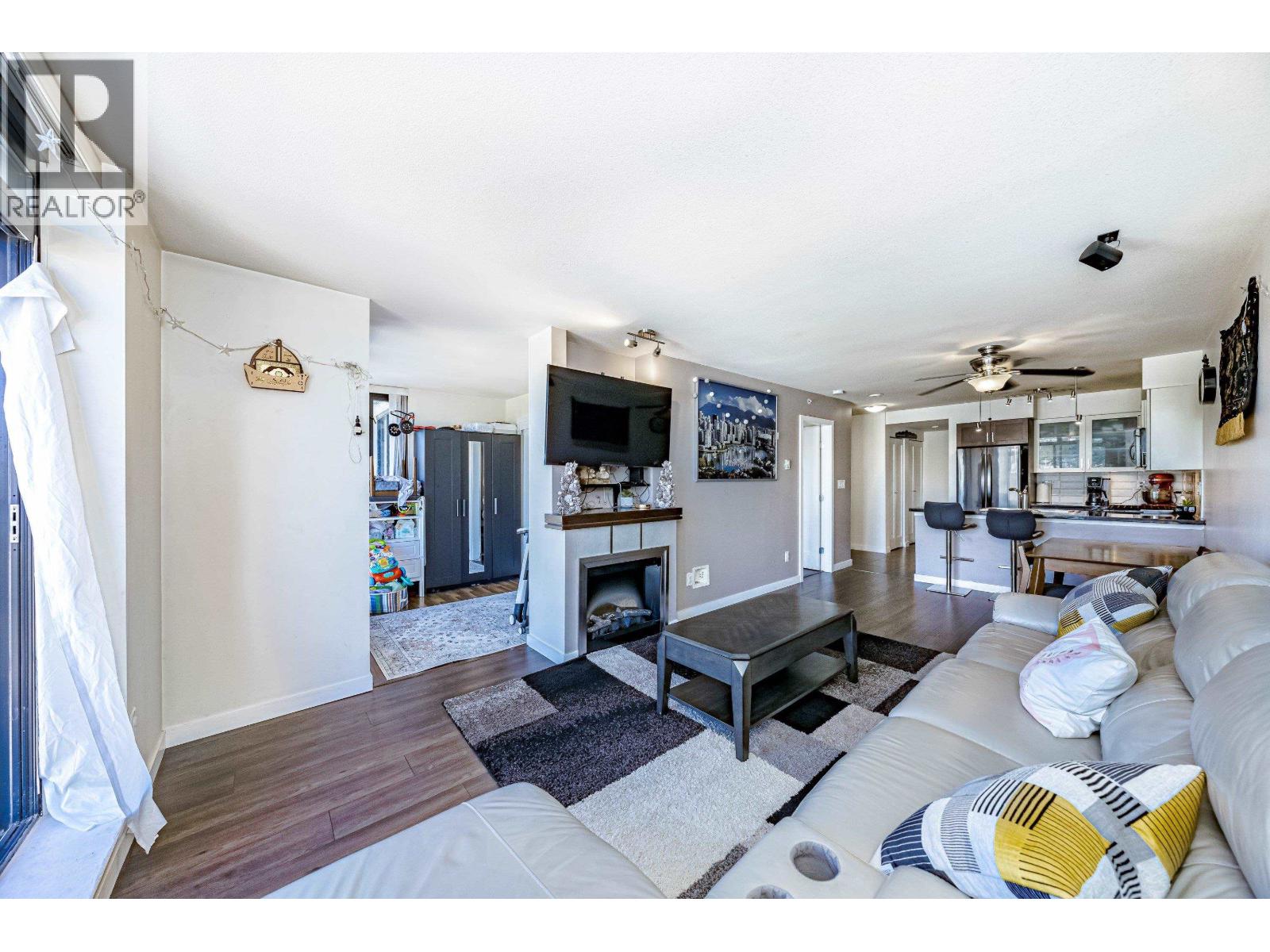 1508 1 Renaissance Square, New Westminster, British Columbia  V3M 0B6 - Photo 10 - R3098926