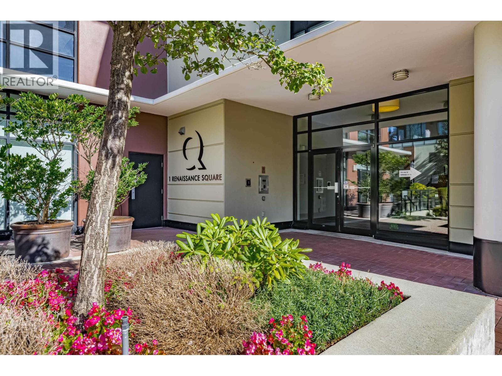 1508 1 Renaissance Square, New Westminster, British Columbia  V3M 0B6 - Photo 3 - R3098926