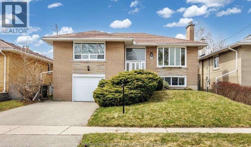 MLS# 26004986: 26 Breadner DRIVE, Etobicoke, Canada