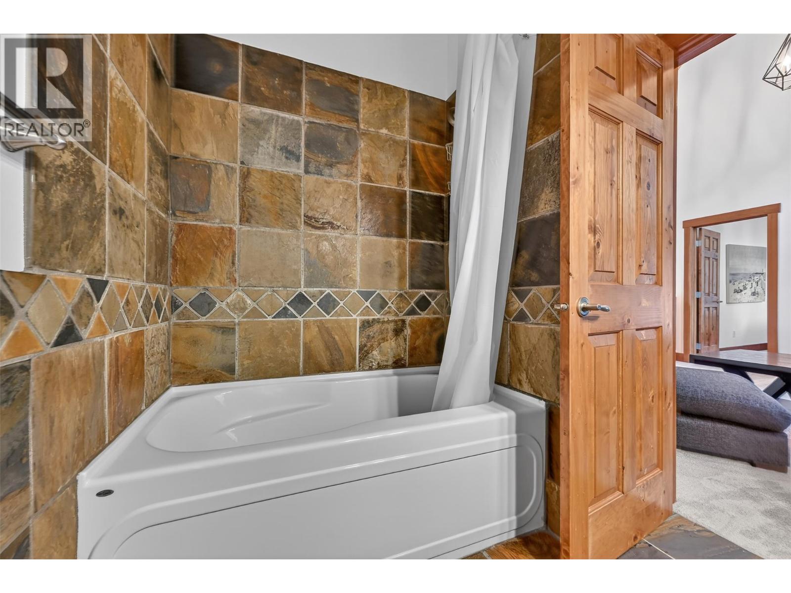 880 Lakeview Drive Unit# 211, Invermere, British Columbia  V0A 1K3 - Photo 31 - 10379008