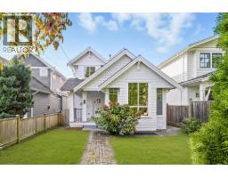 2411 GEORGE STREET, North Vancouver, British Columbia