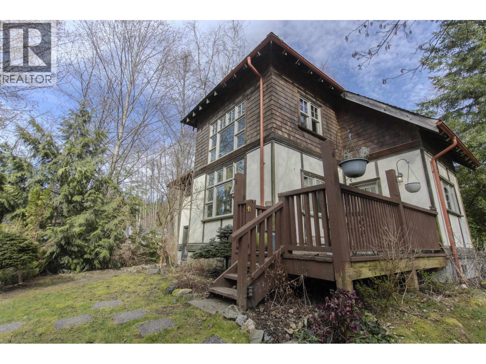 41645 Government Road, Squamish, British Columbia  V0N 1H0 - Photo 3 - R3098829